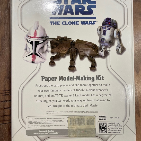 "Star Wars: The Clone Wars" Paper Model-Making Kit Book & Kit - Picture 4 of 11